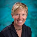 Liz Savage Website Headshot Square